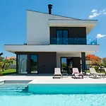 Villa Arestea *