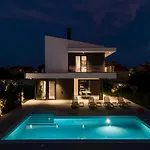 Villa Arestea *